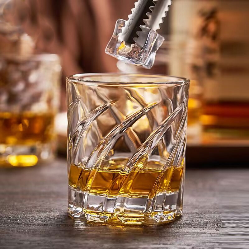 Wine Beer Spirit - تنقش كأس ويسكي عالية الجودة الاستخدام