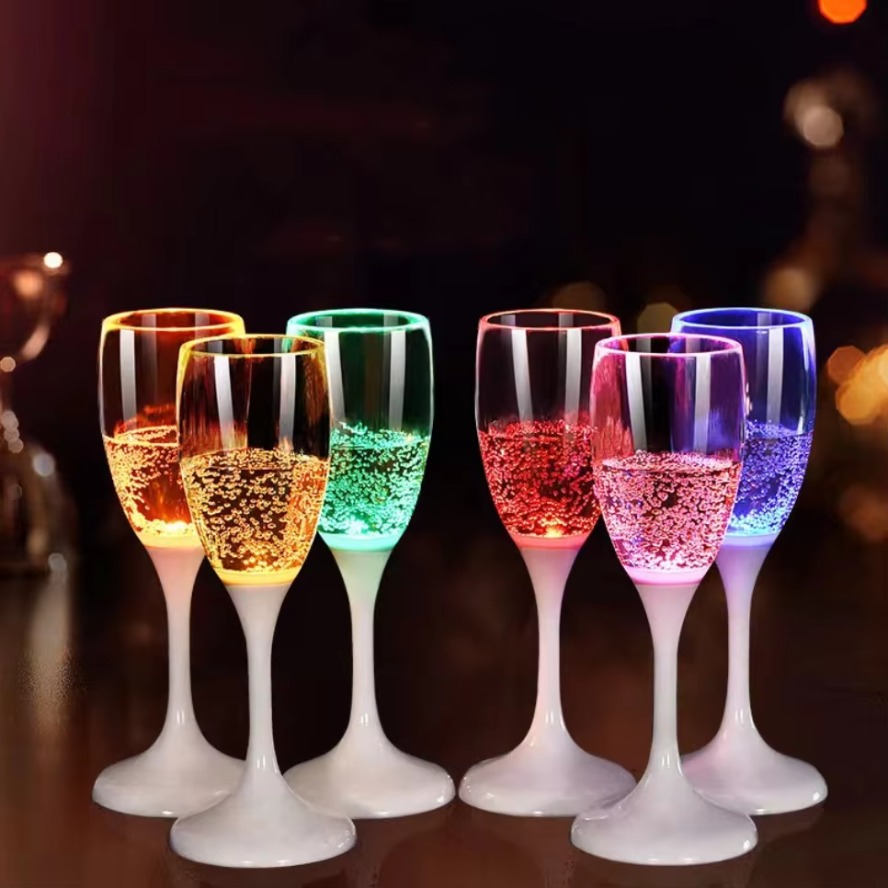 أكواب LED بستة ألوان مع إضاءة  - مراجعة Beer Wine Up وسعره