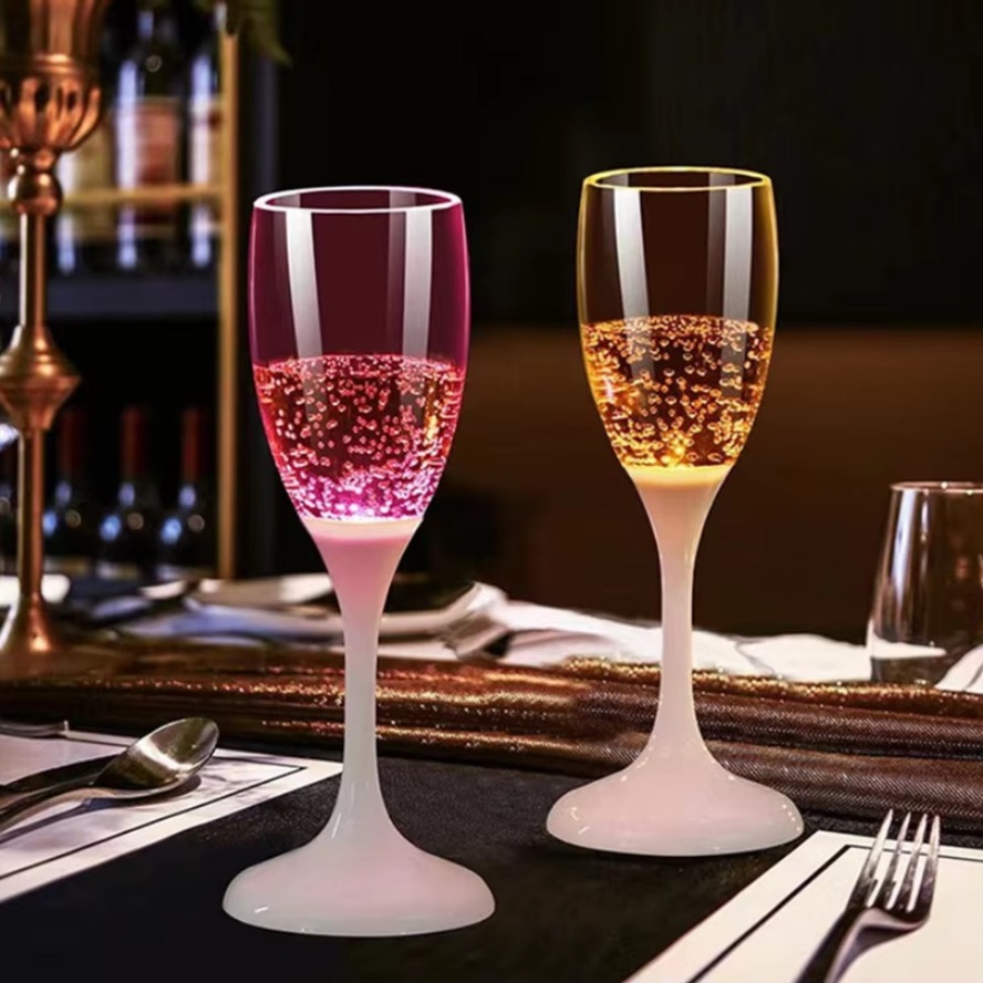أكواب LED بستة ألوان مع إضاءة  - مراجعة Beer Wine Up وسعره