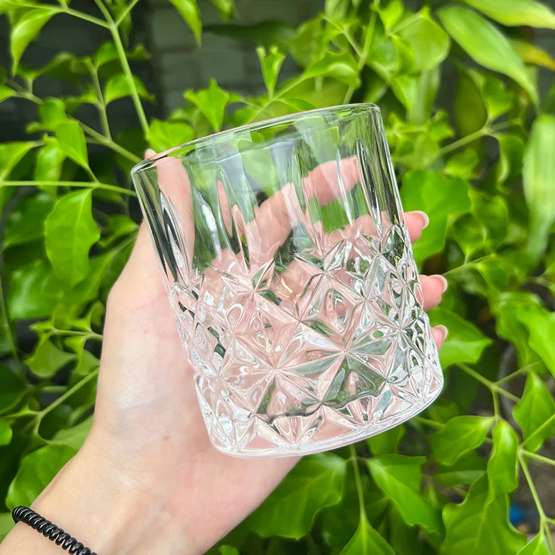 فنجان ويسكي منقوش ، على النمط  - مراجعة Wine Beer Spirit وسعره